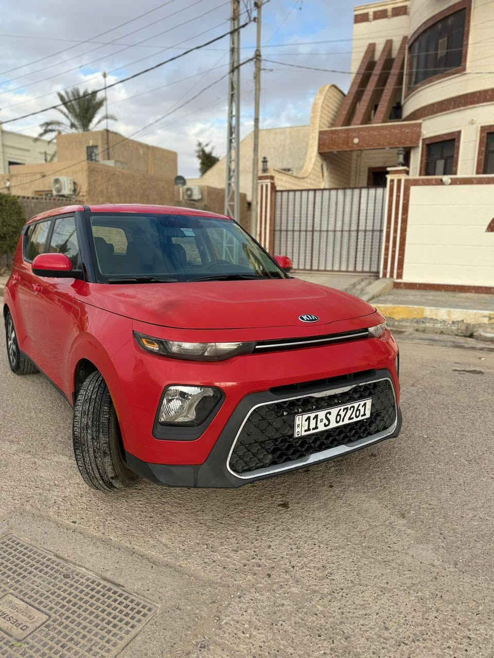 السلام عليكم شباب عندي كيا صول للبيع موديل 2020 وارد أمريكي محرك 2000 دوش حادثة بنيد و جاملغ رقم بغداد الجديد هزه جديدة تخم تاير صدر جديد وإدامة كاملة جديدة تبريد تدفئه سيارة جاهزه من كلشي ومكفوله عدا حادث أمريكا🇺🇸 السعر 132 ورقة مكانهه بغداد الشعب ***********

