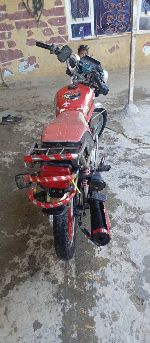 للبيع سعر ٥٥٠ بيه مجال شراي شلع عيوني  مو شراي رجاء لا تعلق  موديل 19 شغاله كل نقص ما بيه كهربائي كله تشتغل انبثير سماعت شاير كله تشتغل  اوراق اصوالي   رقم تصل ***********
