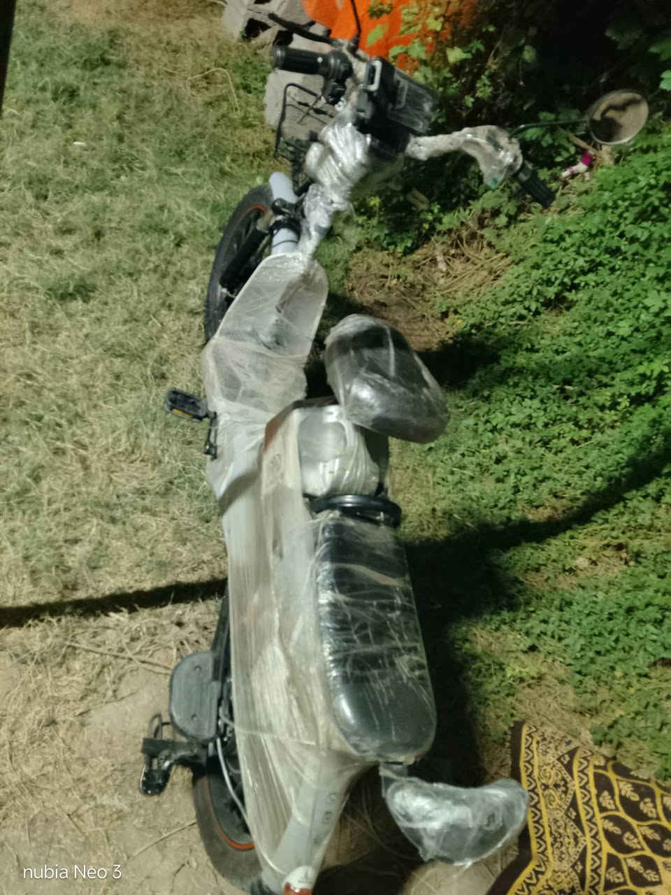 سسلا
سلام عليكم 
لبيع دراجه
4 او 5بطاريات شرط جديدة.   

نضافه الله شاهد
لايتات عالي  سكن. اشاير نشرات  كله شغال 
بصمات ثنين تشغيل عن بعد +سويج
ما بي اي نقص كامل مكمل 
سعر 375 وبيها مجال
رقمي *********** اخويه ماطور ما بي شي نضيف وكدام العين واتساب موجود
