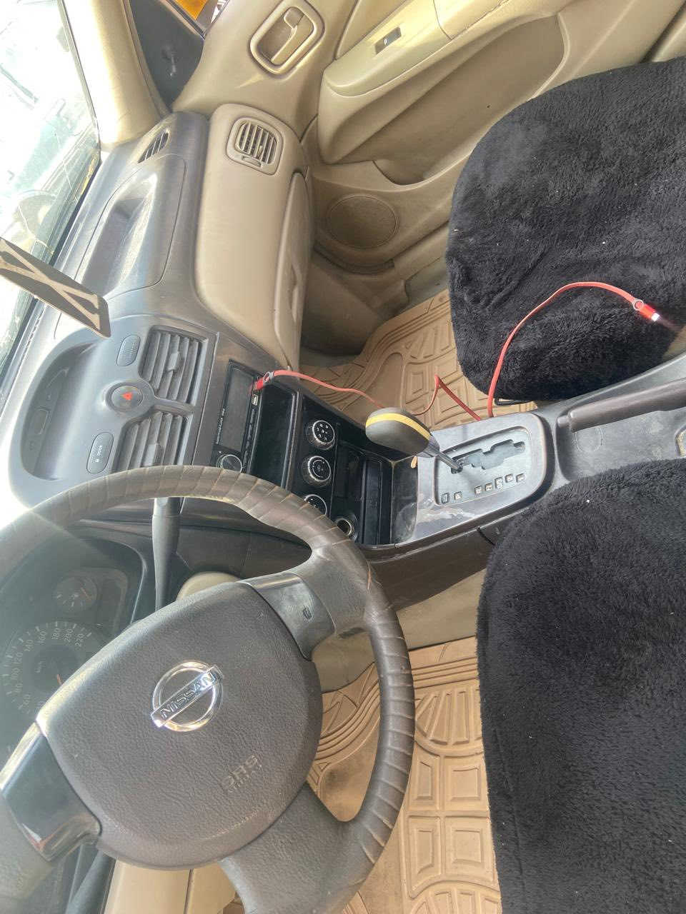 سلام عليكم نيسان سني لبيع. 
٢٠١٢ سياره حلوه تخم تاير جديد 
تحويل موباشر سعره. ٦٥ وبيهه مجال 
عنوان السياره سامراء
***********
