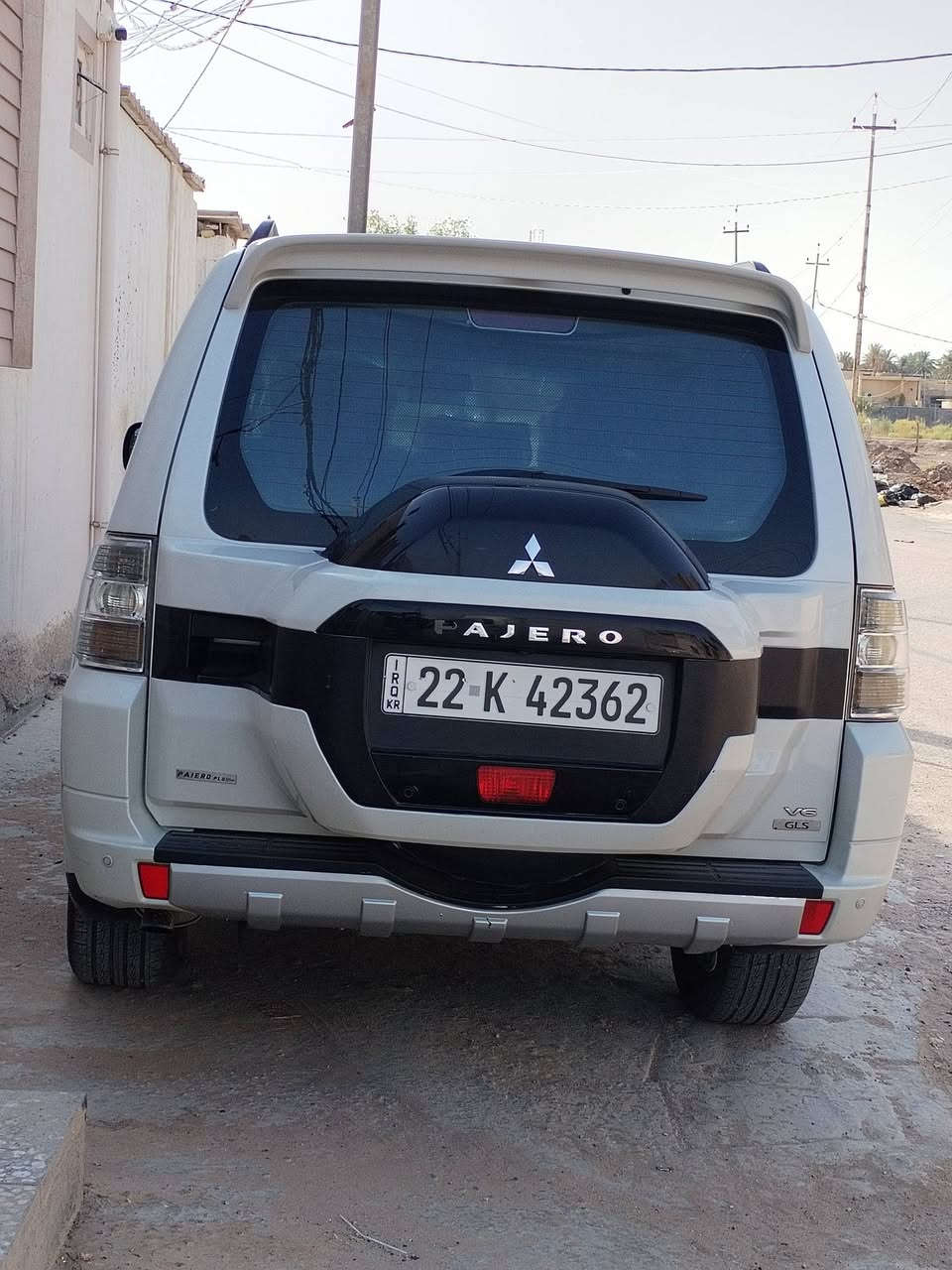 السلام عليكم باجيرو موديل ٢٠١٦ كفاله عامه هزه  100٪وفحص  وسنويه جديده ل ٢٠٣٢ حبتور ماشيه ٧٩ حقيقي  فول السياره جديده بمعنه الكلمه مكاني الكوفه نجف السعر ٢١٠ وبيه مجال ***********
