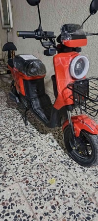 دراجة🚴 للبيع R9 شحن خمس بطاريات صار شهر من اشتريتها جديدة بمعنى الكلمة...
