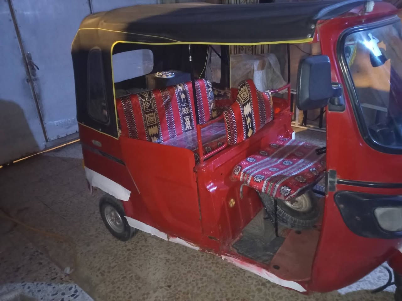 تكتك أوراق تفي اس موديل 16 كله شغاله نكره سلف مال واحد عله باب الله ب 2 و 800 وبيه مجال للطيبن العنوان الكرمه ‏‪***********‬‏ هاذ رقم صاحب تكتك
