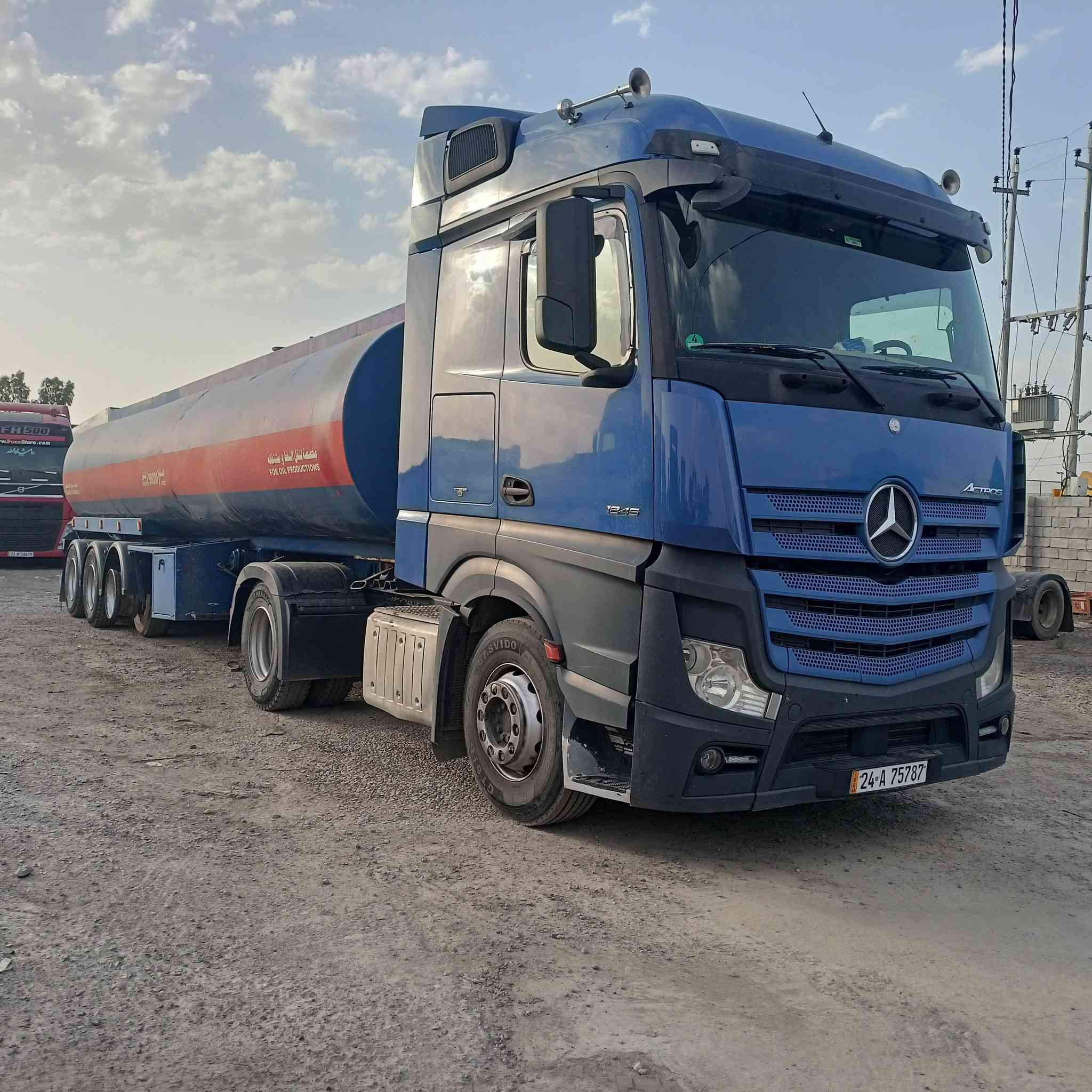 للبيع اكتروز حجم 1845 كور عالي جامبو هاف مربوط كامل تنكر شاكر طوناج GBS رقم وسنويه جديد كير محرك شرط شاصي مكفول قماره بدون صبغ تايرات نص عمر سياره جاهزه بدون نقص شرط التحويل 
موديل 2015
سعر 425$
عنوان كركوك طريق المطار مقابل جسر حزيران 
معرض المتوكل 
***********
***********
***********

