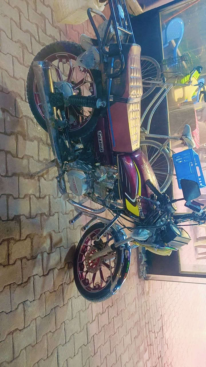 سلام عليكم يراني لبيع  سافان موديل 2020محدث 2025دراجه.خير من الله محرك فول وراق اصليه  دراجه حلوه ومرتبه بس عوزه دعافيس بصيطه سعر 550وبه مجال بصيط. حق جيه  عنوان المدائن سلمان باك متواجد خاص وتصال ‏‪***********‬‏
