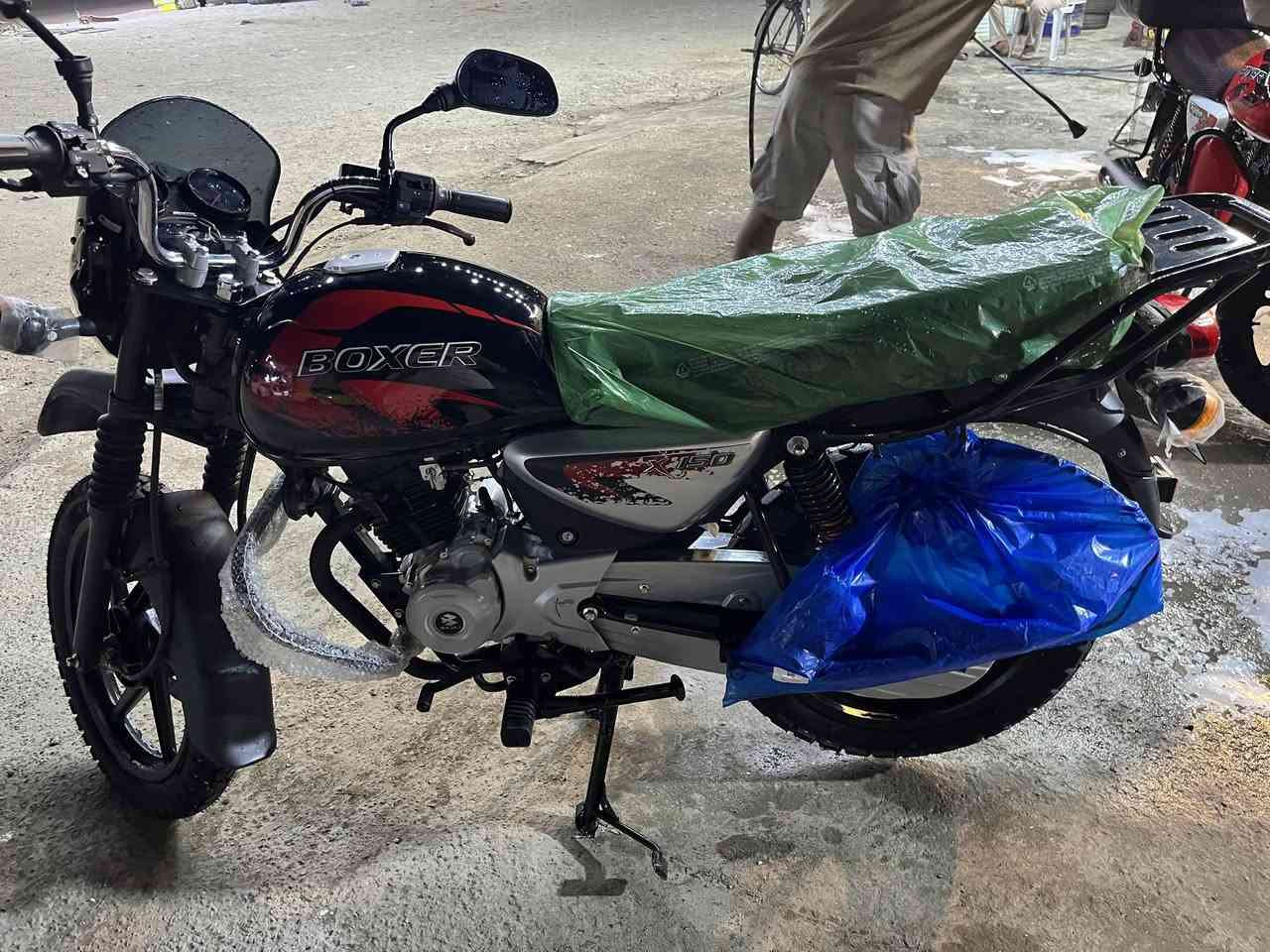 السلام عليكم شباب دراجة بوكسر زيرو صار اقل شهرين نزلتهة رقم بغداد 23 كفاله عامة ما بيهة نقص ماكاني بغداد زيونة دراجة خير من الله مامتواجد عل فيس اتصل او واتساب *********** سعر 3 ومية 🔒🔒🔒🔒🔒🔒🔒🔒🔒🔒🔒
