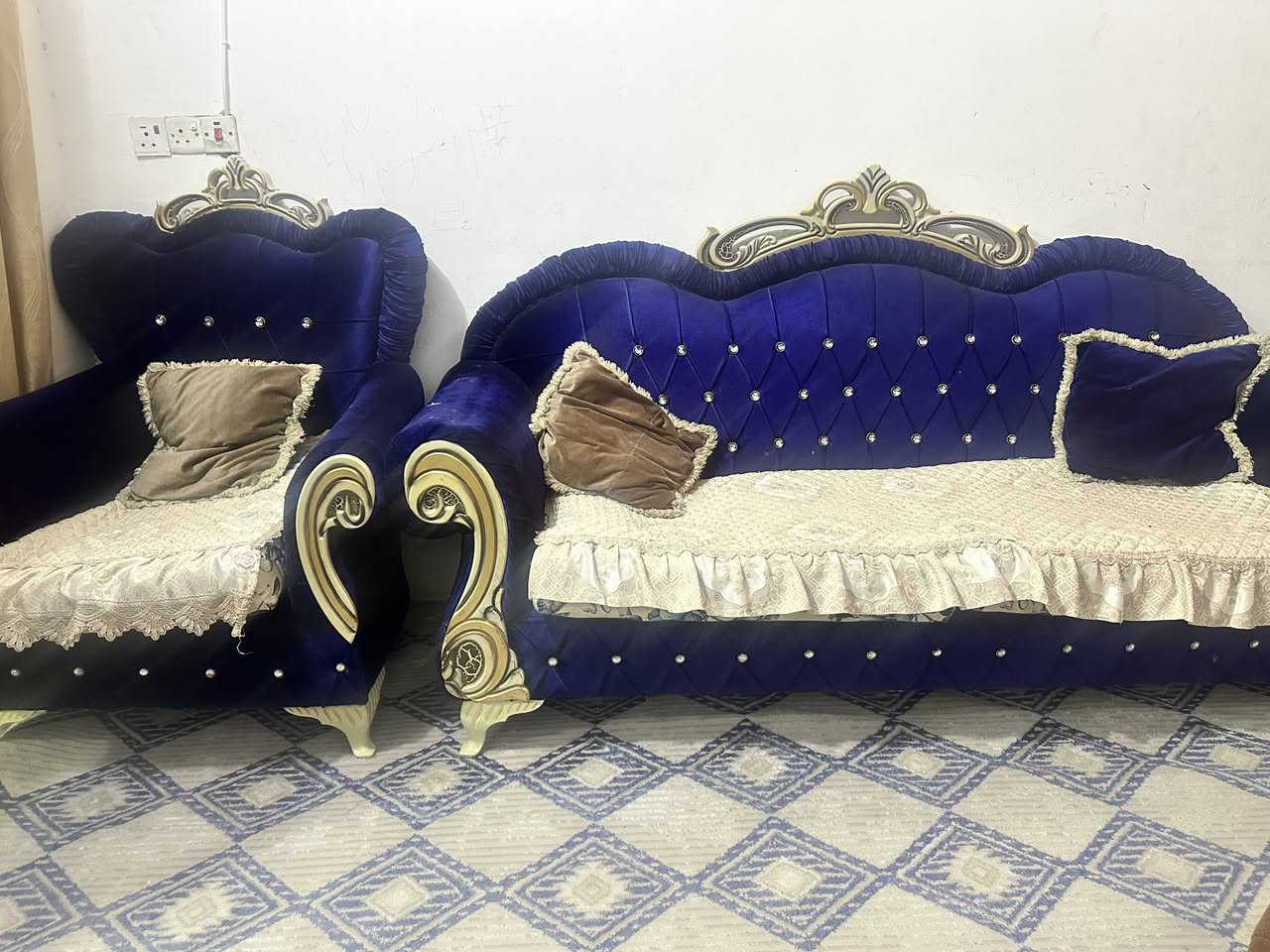 تخم ملكي فخم عشر نفرات سعره 400 وتخم ديوان عشرا نفرات سعره 200 بيهم مجال عنوان كربلاء 

‭0776 290 4332‬
