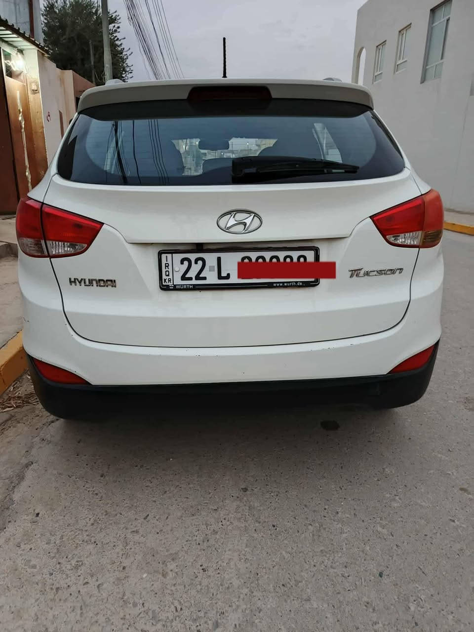 سيارة
توسان 2013 
 رقم اربيل جديد 
سنويه باسمي ماشيه 188
صبغ نص باب (السايق) المحرك المكينة شرط مكفول
السيارة جاهزه 
السعر 150 بيه مجال بسيط 
استفسار اتصال ***********
