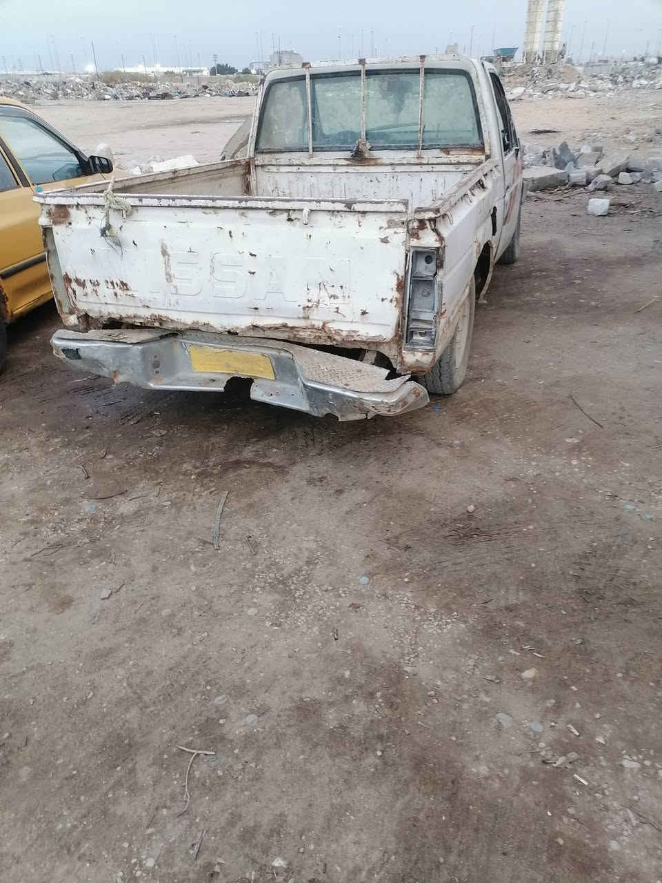 السعر12$$وبيها مجال
السلام عليكم نيسان بيكم مديل 88 مكينه بيه بخار وكير نضيف رقم بغداد صدامي بدون راعي ابيع هل المجود 
عنوان كربلاء 
***********
