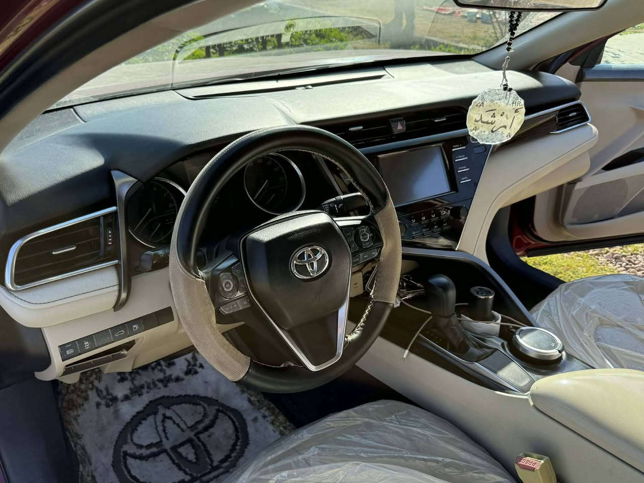 كامري ١٨ امريكي السعر ١٦٥ وبيها مجال اتصال ***********
