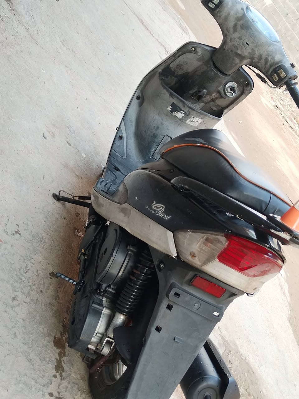 سلام عليكم دراجه للبيع فقط مبدله بوشه 55 بغداد الزعفرانيه سعر 500 وبيه مجال رقم ***********
