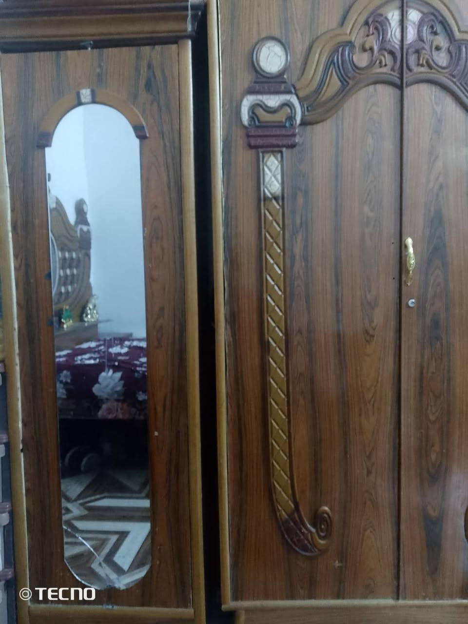 سلام عليكم غرفت نوم اخشاب للبيع السعر 600. وبيهة مجال. *********** واتساب
