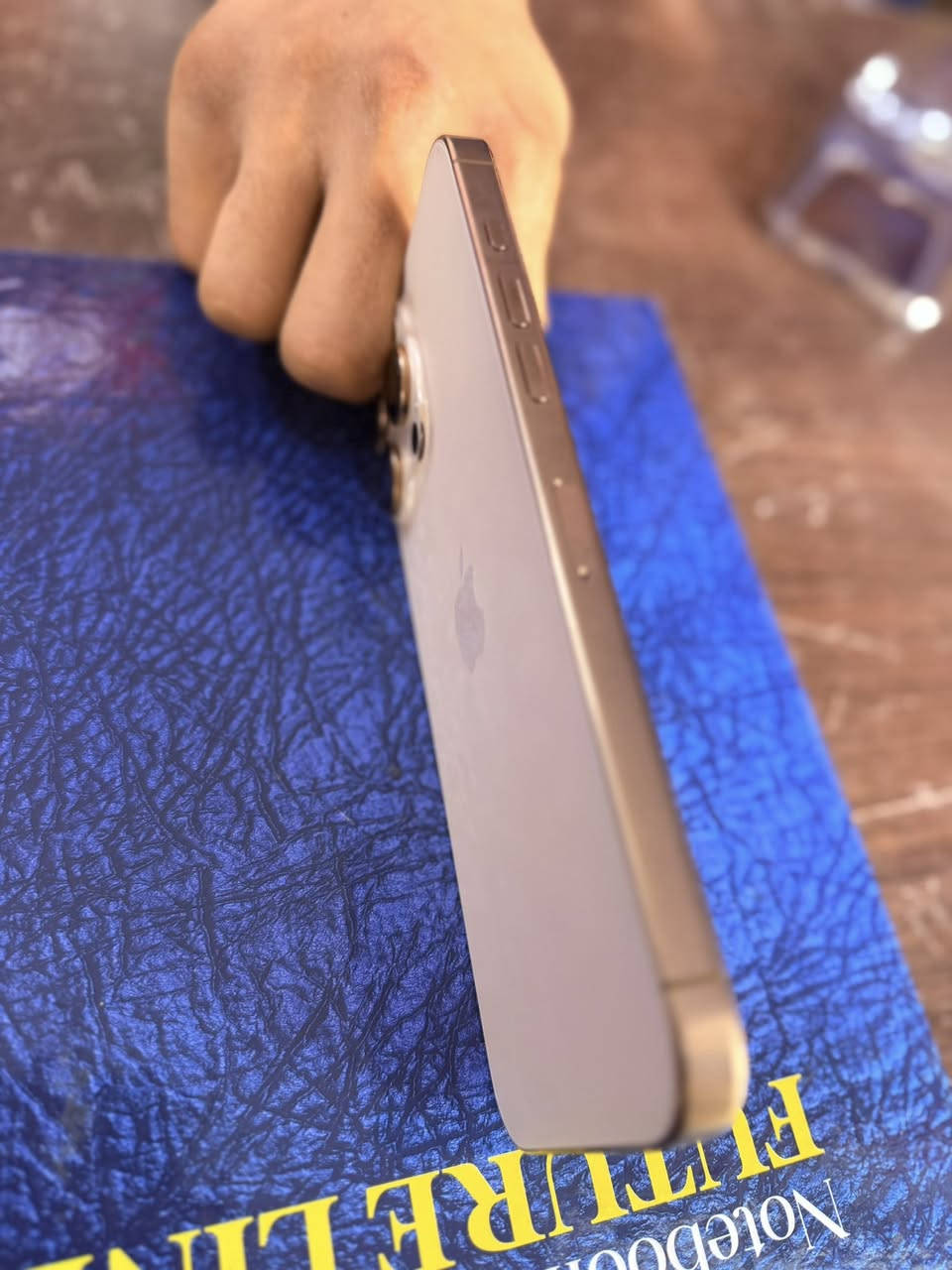 ايفون ١٦ برو ماكس ذاكره ٢٥٦ لون صحراوي دزرت  بطاريه 90 جهاز جذاً نظيف لا شخط ولا اي ملاحظه بي وبدون فتح او اي تصليح السعر مليون و 300 وبي شي بسيط 
***********
بغداد العامرية
