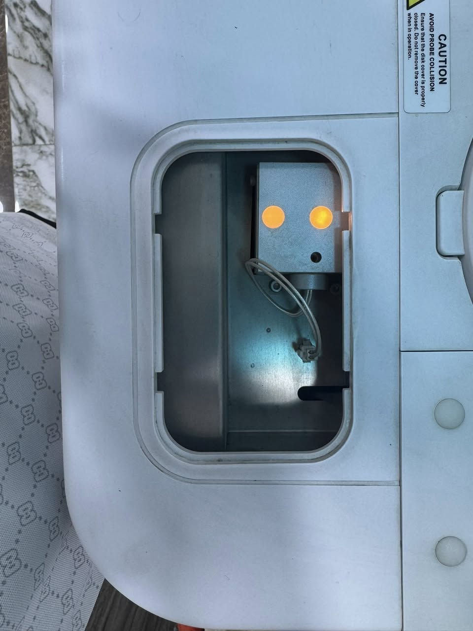 � للبيع – جهاز Fully Auto Chemistry Analyzer 🔬

📢 متوفر للبيع الآن
جهاز تحاليل كيمياء أوتوماتيكي بالكامل مستخدم 
Model: SMART 120

✅ جهاز عملي ومثالي للمختبرات والمراكز الطبية
✅ Fully Automatic – تشغيل أوتوماتيكي بالكامل
✅ أداء سريع ودقيق
✅ مناسب لإجراء فحوصات الكيمياء السريرية بكفاءة عالية
✅ تصميم حديث وسهل الاستخدام

📌 اسم الجهاز: Fully Auto Chemistry Analyzer
📌 الموديل: SMART 120

💥 فرصة ممتازة للمختبرات، المستشفيات، والمراكز الطبية
إذا كنت تبحث عن جهاز كيمياء موثوق وفعال لرفع كفاءة العمل وسرعة إنجاز التحاليل،
فإن SMART 120 هو الخيار المناسب.

📞 للبيع بسعر منافس
📩 للاستفسار عن السعر والتفاصيل يرجى التواصل على الخاص أو الاتصال مباشرة ***********
