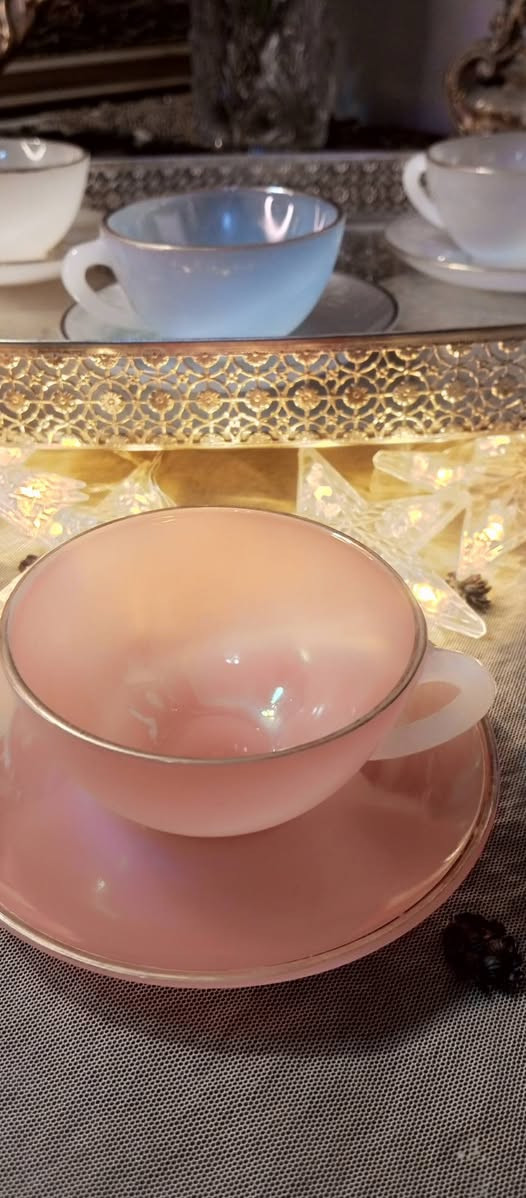 🌹 Made in France 🌹 
طقم فناجين اركوبال اوبالين ٦فنجان و٦طبق


**إذا كنت صاحب هذا الإعلان وتريد حذفه لأي سبب، رجاءا أرسل رسالة إلى الدعم الفني**