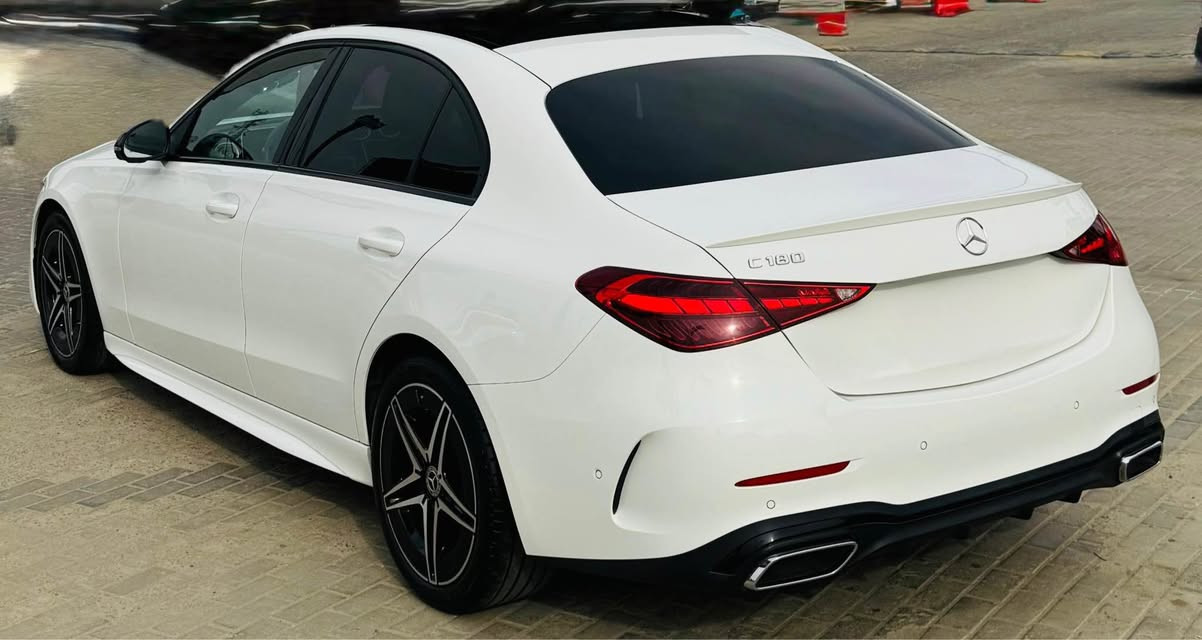 C180 - 2025 - AMG
15,000 km 
fabric 
Night package الشيخ زايد, الجيزة


**إذا كنت صاحب هذا الإعلان وتريد حذفه لأي سبب، رجاءا أرسل رسالة إلى الدعم الفني**