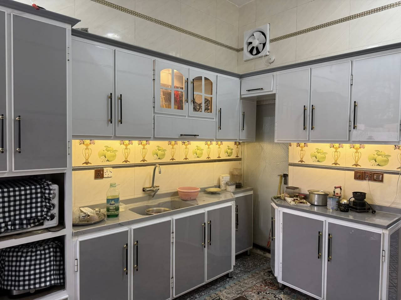 دار سكن طابو صرف في حي ( الكرار ) 
امام ساحة ( خظراء ) 
مساحة ١٥٠ م 
بناء طابوك - صب كونكريت 
صحيات داخلية + خارجية + غرفتين نوم 
بناء ( درجه اولى ) 
تحويل ( مباشر ) - خدمات - ماء - كهرباء 

للاستفسار مراجعة مكتب ( غيدان ) للعقار  
واسط - الزبيدية - مقابيل حي ( الصناعي )  
***********  
*********** محمد سيد غازي
