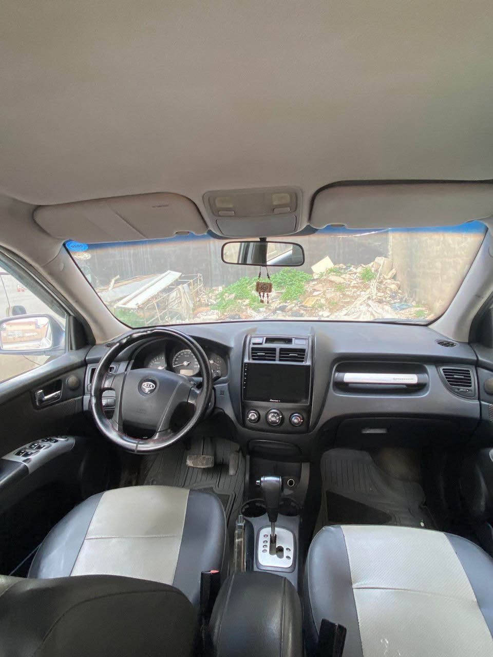 سپۆرتاج 2006 خەلیجی سبوخ بۆنیت چاملغ و دەرکەی پشتەوە سعری 84غرامةي ٤١٠ هةزاري لةسةرة بة شةرتي هةموو شتيك 
***********
*********** أربيل, العراق
