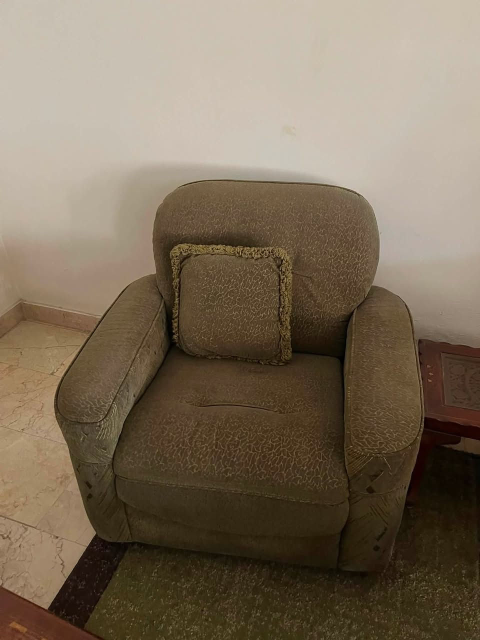 تخم قنفات متكون من قنفتين كبار واربع قنفات صغار ام نفر وكراسي 2  لون التخم اخضر غامق مدوشم جديد ومابي اي نقص السعر 375 وبي مجال بسيط مكانه بغداد الصليخ للاستفسار ***********
