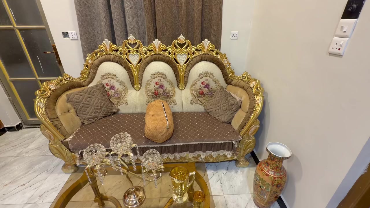 سلام عليكم تخم ملكي زان نضافة 90     (15) مقعد 
مكاني بغداد شعلة. 875 
***********
