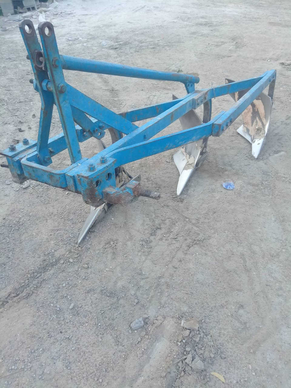 موجود كافه المعدات البيع فدان شرط الكراب جديد معدلان وديجر خرماشه حداديه  وام سبرنكات مكان ابو غريب ***********
