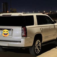 يوكن 2015 فول ما عدا الفتحه .  بتره مو الطويله  السياره محرك 5300 ( يع...