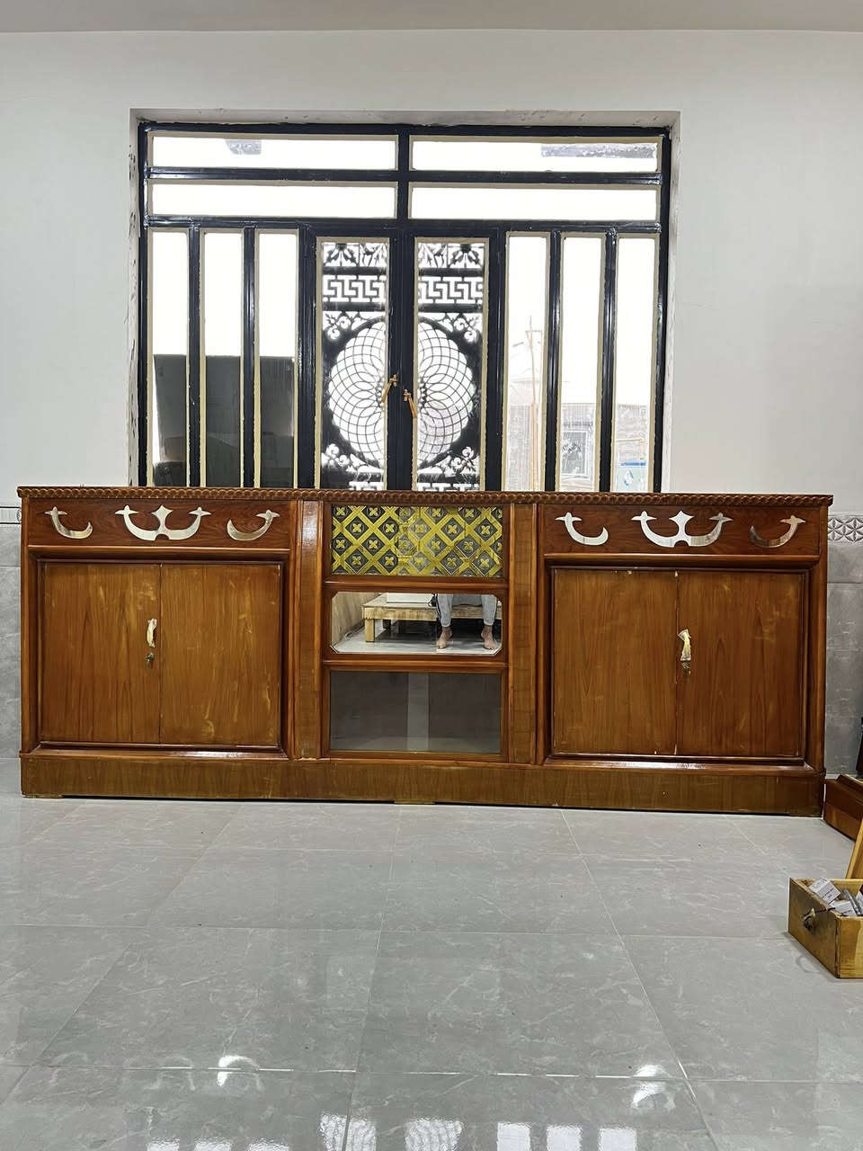 كنتور احطاطه السعر 275 ألف وبي مجال 
بوفيه 10 فوت السعر 140 ألف للاستفسار على الرقم ***********
