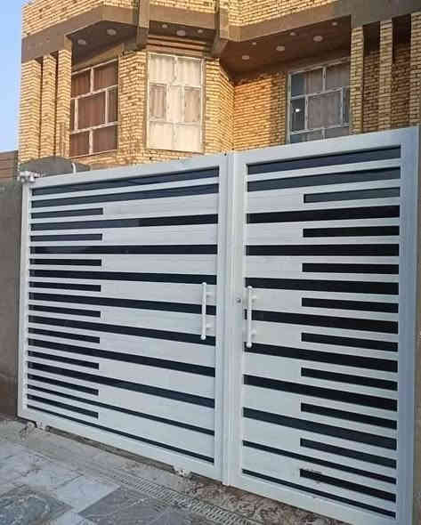 السلام عليكم اخوكم حداد متنقل شغل هندسي درجه اولى شبابيك بيبان سقايف سندويج وكافه انواع الحداده
 داخل الشطره  اتصلو وتدللون ***********
