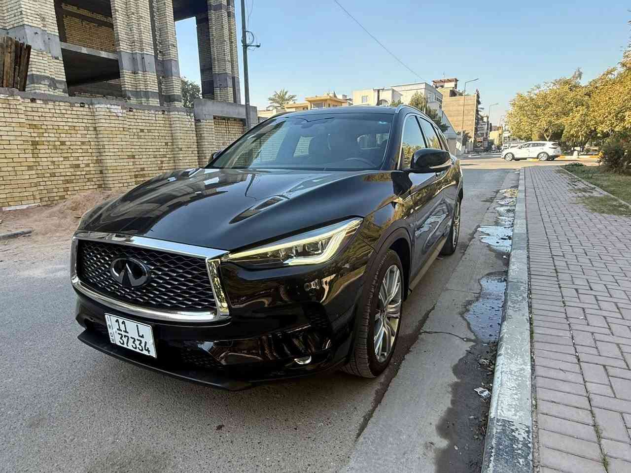 السلام عليكم 
البيع انفنتي QX50
موديل 2022 حادث بس بنيد وجاملغ بارد
سياره كامل مواصفات
مكان بغداد 
السعر190الف دولار 
موبايل ***********
