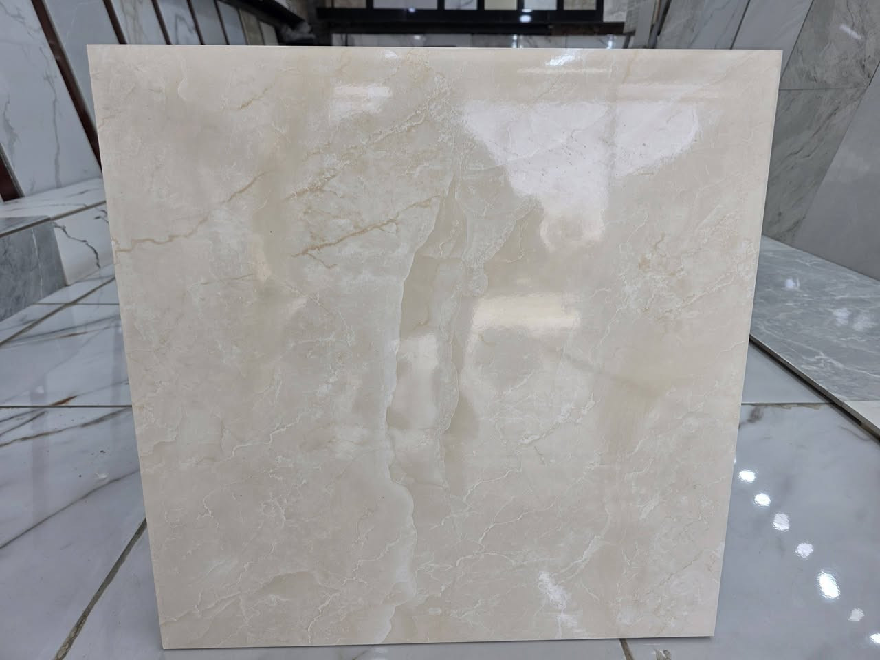 عرض🌙 خاص 🔥بمناسبة حلول    رمضان المبارك يعلن مجمع🧱 القريشي للسيراميك عن وصول  ✨️ بورسلين ثقيل 60×60 باحدث الموديلات تبدأ الأسعار من 5.500 إلى 7500 ويوجد توصيل 🛻🛻 العنوان طريق الحر مقابيل إعدادية الصناعة ومجاور مخبز السنابل الاستفسار ***********.    ***********8
