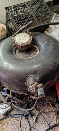 تانكي غار 80 لتر مع طوافه اصليه وكليتر اصلي للاستفسار07830790421.   07...