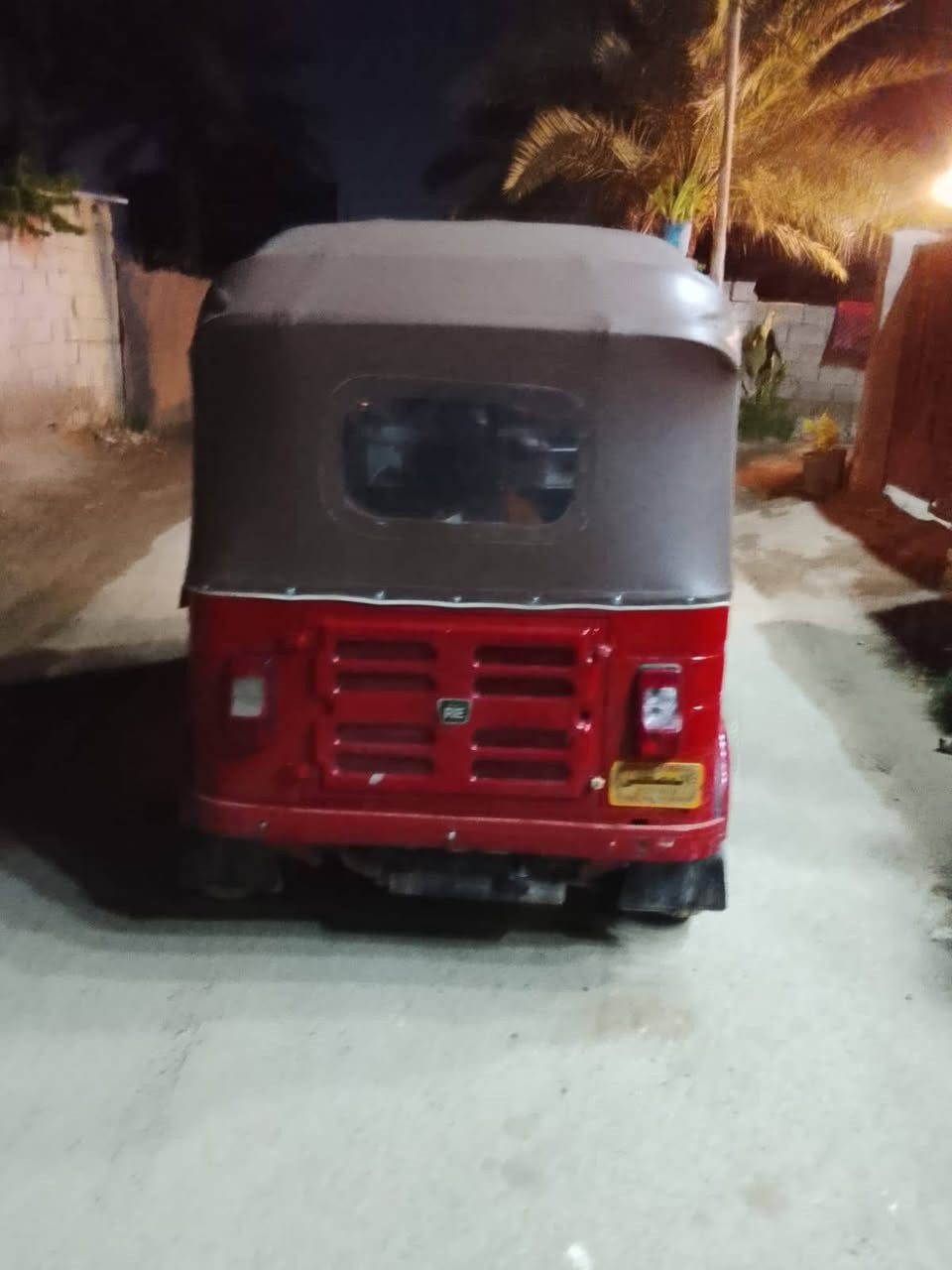 اسلام عليكم تكتك للبيع تكتك جاهزه خير من الله كبل لشارع لا تنقيص ولا تبخير 
تبخير موديل 18السعر 3ملاين و700وبيه مجال
***********
