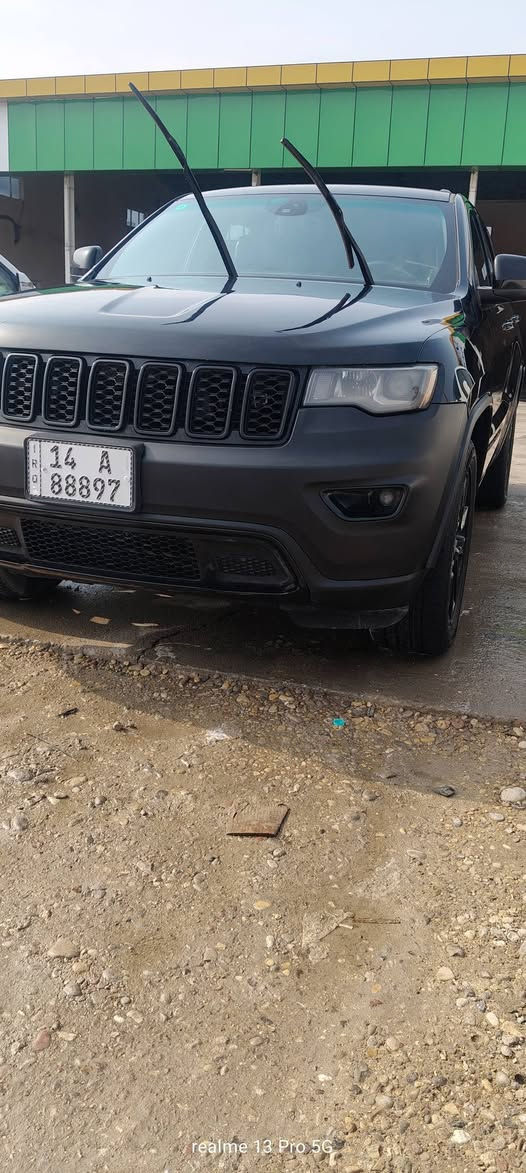 للبيع موديل 17 اصل ما معليه
رقم بصره بسمي 
السعر 200 وبيه مجال
***********
