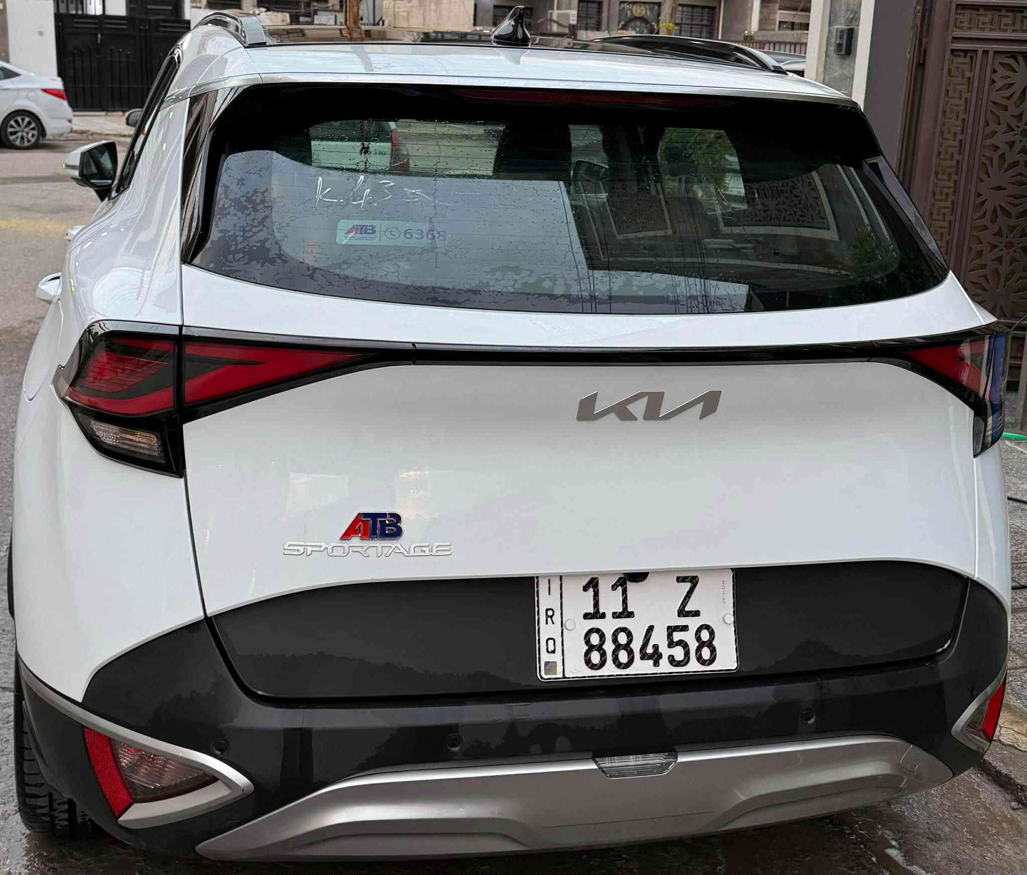 السلام عليكم
 كيا سبورتج ٢٠٢٥ ماشيه10,500 الالف وخمسمية  مكفوله كفاله عامه
فول مواصفات 
بانوراما + بصمه + بصمة ابواب + جنطه كهرباء + كشنات لاماميه كهرباء + حساس امامي + حساس خلفي + شفتات بل ستيرن   + كشنات تدفئه اماميه + ستيرن تدفئه + اربعه انظمه قياده + هاند بريك بصمه + تبريد قطعتين + مري شفط + شاحن واير ليست + فول تحكمات + اشاير بل مري 
وباقي المواصفات المعروفه 
مكينه ٢٠٠٠
سعر ٢٣٨
مكان السياره حي الجهاد  
للستفسار *********** بغداد, العراق
