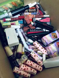 مكياج • ١٠٠ قطعة • توصيل