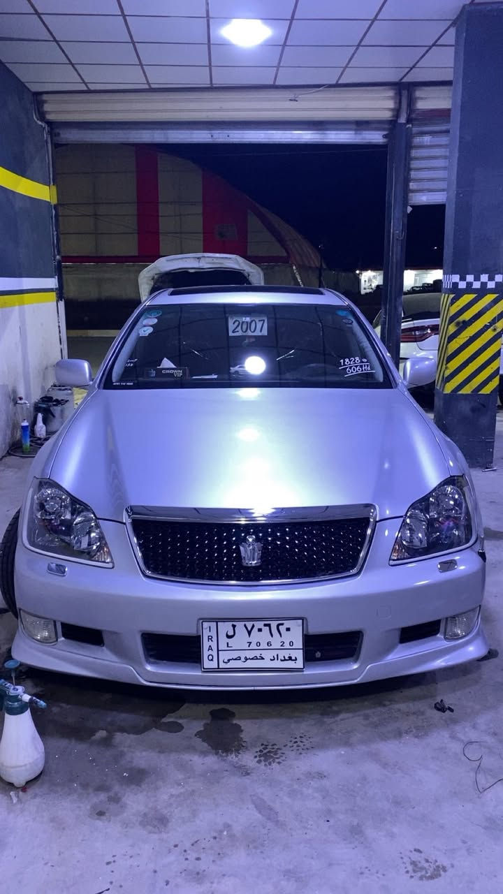 بە ناوی خوای بەخشندە و میهرەبان
بابەت: فرۆشتن
سەیارەکە موسە و مۆدێل ٢٠٠٧ە و گێڕ و مەکینە گەورەیە (١٨٤)
سەیارەکە سڵاید و کوشن جڵد نییە
سێ پەردەی بیلاد و سەلاجەیە
چوار دوگمەیە
تبرید مرکزییە
تەنیا یەک چەمەلاغی پێشەوەی بۆیاغە.
ساردی و گەرمی بە شەرت
تایەی لۆک لۆکی لەژێرە و ویل دینگەیە
سەیارەکە هی ماڵە و مەسروفێکی زۆر زۆری کراوە، تازە ڕۆن و هایدرۆلیکی گۆڕاوە، جوانکارییەکی زۆری بۆ کراوە، ناوەوەی سەیارەکە هەمووی دەستکاری کراوە لە کوشن و دەشبوڵەوە بگرە تا بەری پێیەکان.
لید و تەرتیباتی بۆ دانراوە، جام لایتی پێشەوەی گۆڕدراوە و لیدی بۆ دانراوە.
جامی پێشەوەی هەڵگیراوە، بە شەرتی تەقە و رەقە  و دوکەڵ دەیفرۆشم.
پلاکی تازە گۆڕاوە.
ڤۆلت و شەمعی تازە گۆڕاوە.
هیچ شتێک لەو سەیارەدا نەماوە خەلەلی هەبێت و دەستکاری بوێت.
سەیارەکە تەواو جائیز کراوە و بەنزینێکی کەم دەخوات، بەڕاستی لەو دوو ساڵەی پێمە بە تەواوی لەم سەیارەیە ڕازی بووم، پێویستم بە پارەیە و زەرورم لەسەری بۆیە دەیفرۆشم.

سعری کۆتایی قفڵ 64 وەرەقە.
شوێن ڕانیە-تیتۆکە
***********
