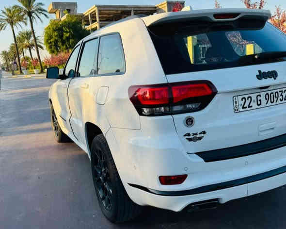 جيب غراند شيروكي 2022🤍🔥
وكـالـة هارلـم

📏 الممشى: 21 ميل فقط
🎖️ فئة S
⚪ اللون الخارجي: أبيض
🔴 اللون الداخلي: أحمر
⚙️ محرك مكفول بالكامل
🛞 نظام الدفع: 4×4
🔄 كير أوتوماتيك
☀️ فتحة سقف
🖥️ شاشة وسطية + بلوتوث
📸 كاميرا خلفية
📟 حساسات أمامية وخلفية
🔑 دخول وتشغيل بصمة
🚦 كروز كنترول
🎛️ تحكم ستيرن
💡 كشافات LED
🛡️ نظام ABS + ESP
♨️ كشنات تدفئة وتبريد

🛠️ الحالة:
✔️ السيارة خالية من الحوادث
✔️ فقط شخوط بسيطة + باب خلفي عكس السائق طخة بسيطة راجعة بارد
✨ نظيفة من الداخل والخارج
🧰 صيانة منتظمة
❌ لا يوجد أي عطل

💵 السعر: 430 ورقه وبيها مجال
📍 مكان تواجد السيارة: بغداد – المنصور
📞 رقم صاحب السيارة: ***********

الصفحة مكلف بالنشر
