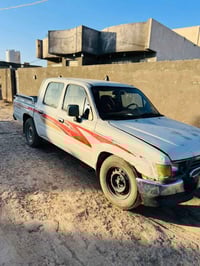 هايلوكس • ٢٠٠١ • سنوية