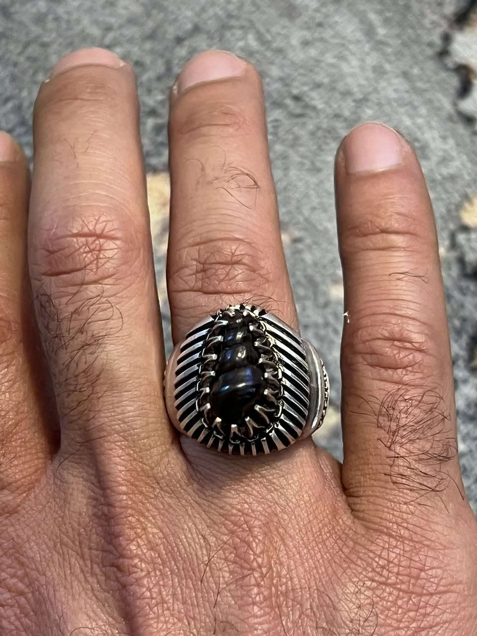 📿 اللهم صل على محمد وآل محمد
.
💎 قال الإمام علي بن موسى الرضا (عليهما السلام): " من لم يقدر على ما يكفر به ذنوبه ؛ فليكثر من الصلاة على محمد وآله ؛ فإنها تهدم الذنوب هدما ".
 خاتم متوج بحجر صيني مجروخ لوي 
صياغه المبدع صاحب 
بغداد م الصدر ***********
