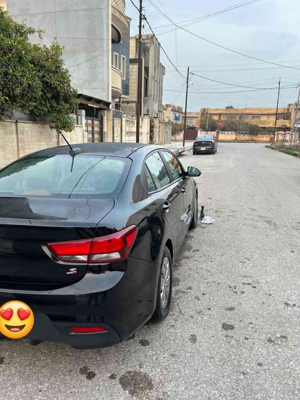 كيا ريو 2020 امريكي 
مواصفات S
المحرّك: 16 
أمامي وخلفي USB
تكييف هواء
تحكمات استيرن
نظام صوتي مع 6 سماعات
تحكّم كهربائي بالنوافذ والأبواب 
نظام ABS و ESP (ثبات إلكتروني)
أكياس هوائية أمامية وخلفية
نظام مراقبة ضغط الإطارات
قفل مركزي للأبواب
حادثها خفيف جداً جاملغ فقط
***********
سعر 109 ورقات
