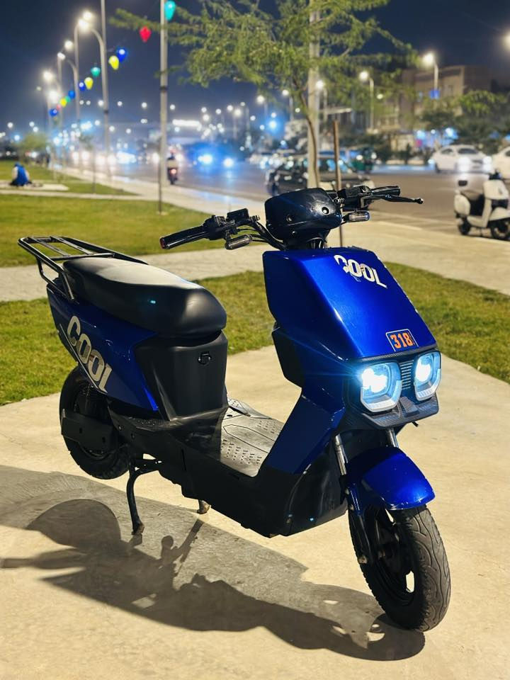 دراجه شحن سكنس ام عيون
دراجة شحن دراجة كهربائية ام عيون 

اللون ازرق 

من ماركة cool 

3 نمر  
السرعة القصوى 90  بالشاشة وبالمشي 80

6 بطاريات  ممتازات جداً 

72 فولت   

نضام ال P 

نضام مثبت السرعه  

گلوبات عالي ناصي قوي

أشاير يمنى ويسرى 

الكهربائيات كلهن شغالة بس الهورن

الشاحنة الاصلية

صندوق كبير داخلي 

🔴السعر :  550 الف وبيهة مجال قليل بالخدمة للشراي 

العنوان : البصرة : الامن الداخلي

الرقم : ***********
