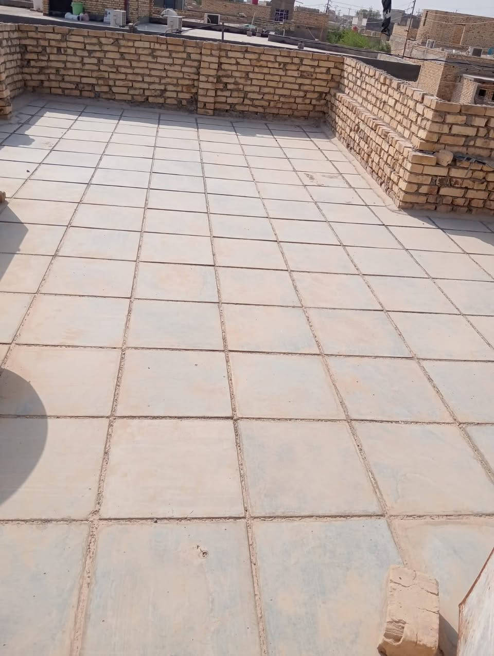 بيت بحي السبل بنزلة الثانيه قريبه على المدرسه مساحته البيت100متر البناء بلوك السقف صب كونكريت سعر35....***********/***********
