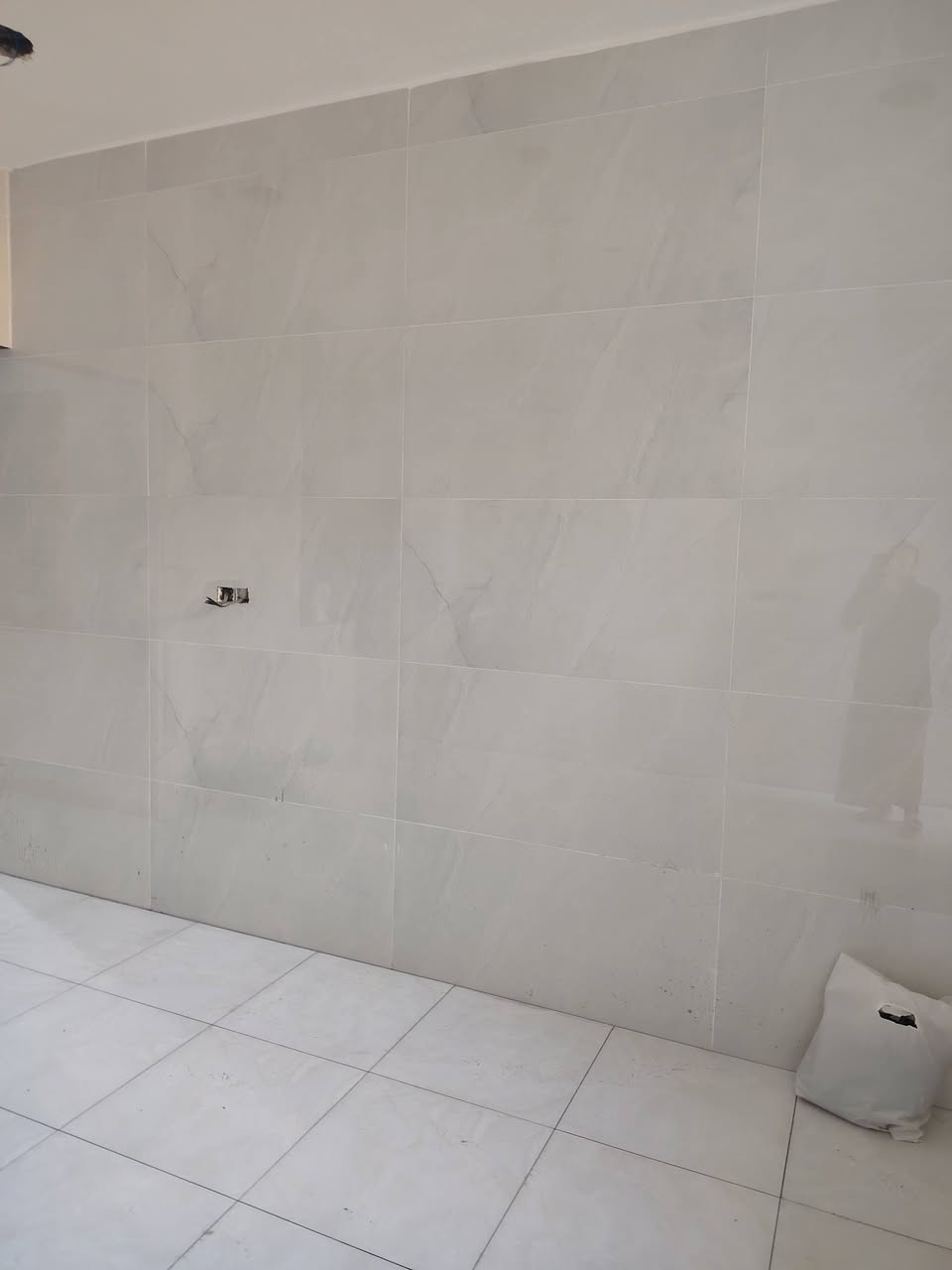 البلديه 
السلام عليكم 
خلفة سيراميك متفرغ حاليا تطبيكَ الجدران والارضيات بكافة الانواع 
*********** 
بغداد
