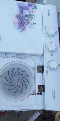 غسالة غسل وتنشيف • باب التنشيف مكسور • جديدة