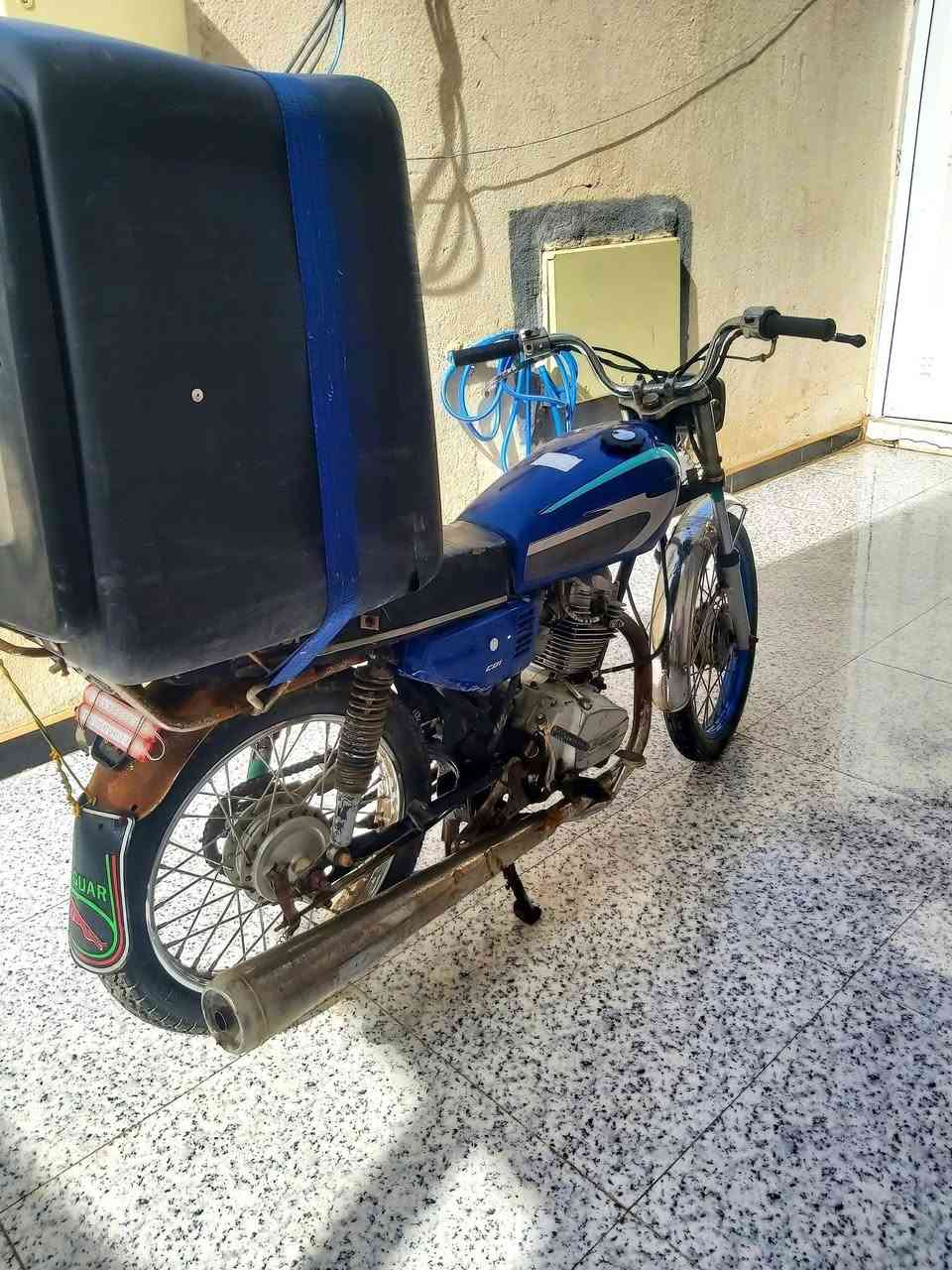 السلام عليكم دراجه إيراني أوراق مال مزاد نظيفه وكلشي شغال بيها عنوان بصره حي الصدقاء سعر 600 وبيه مجال كلش قليل
***********
