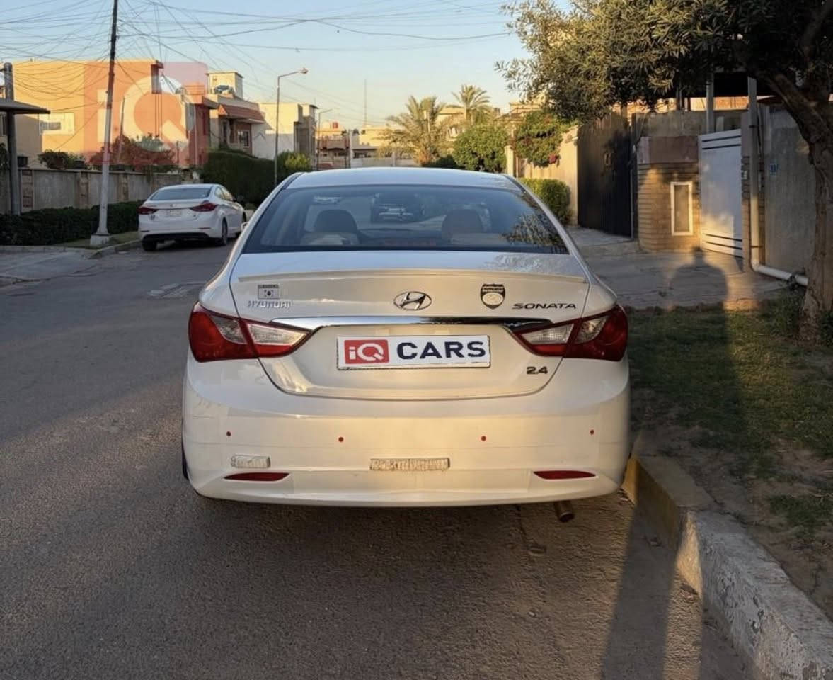 سوناتا مضلع خليجي ٢٠١٢
سوناتا مضلع موديل ٢٠١٢ خليجي 
السيارة مواصفات الشركة العامة الستاندر 
محركها ٢٤٠٠ دوش 
السيارة ماشية ٨٨ الف كيلو 
حادثها امامي, البنيد مبدل ومصبوغ, وبيها بارد بالجاملغ الامامي جهة السائق واكو رصعات خفيفة.الشاصي سليم  
السيارة حلوة ونظيفة وناعمة ومماشية هواي وبعد احلى بالواقع وكلش مهتمين بيها   
السعر:125 ورقة وبيها مجال تجي تشوفها تاخذ بيها تراي، تفحصها
رقمها بغداد خصوصي وسنويتها تسقط ب٢٠٢٩ وتحويل ثاني يوم وكل الهلا بيكم
العنوان بغداد/الإسكان
الرقم: ***********
