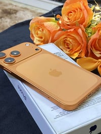 ايفون ١١ برو • محول ١٧ برو • نظيف