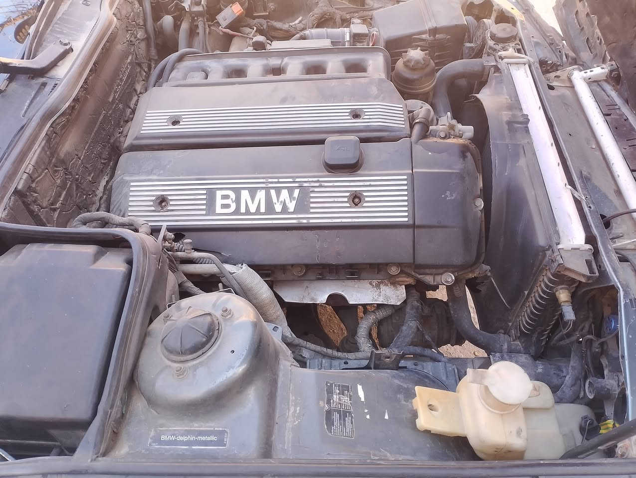 السلام عليكم شباب بيع مستعجل 535 اصل سياره مشدود مكينه 525 مسكر دبل فانوس كير مكينه شرط تخم تاير صدر غرفتها نضيفه سياره خير من الله 55 وبيها مجال مكلف بل نشر هاذه رقم صاحب السياره ***********
