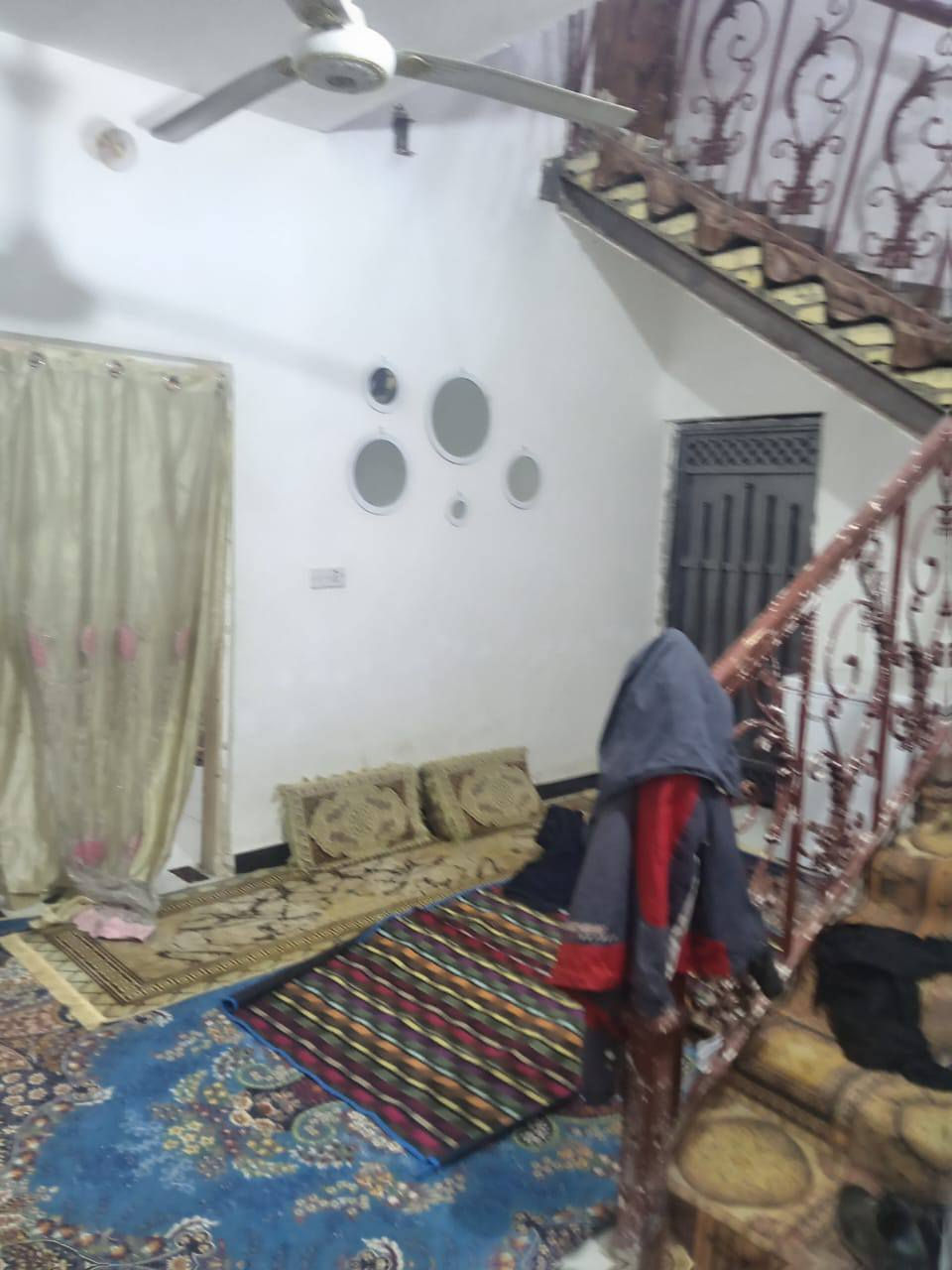 بيت في حي السبل النزلة الاولى على الشارع العام 
المساحه 120 
البيت مكانه مميز وفرصة ما تتفوت خصوصا السبل على ابواب تطويب احجز بيتك قبل التطويب 
***********
