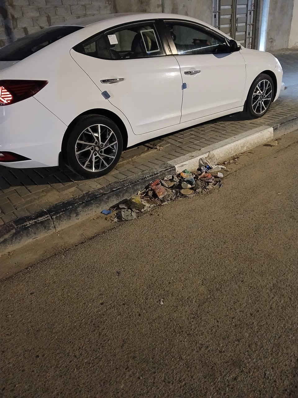 سلام عليكم النترا خليجي موديل ١٩شكل ٢٠  محرك 200 دوش بصمه تحكم تبريد خلفي فول موصفات 
بيها البنيد صبغ وبارد بحافت الباب وبارد بالداير 
ماشيه 140 محرك تبريد حداديه كلها جديده رقم بصره رقم مميز  السعر 140 وبيها مجال جدا قليل مكاني بالقبله ***********

